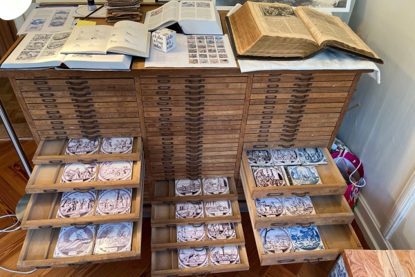 Schubladen-Schrank