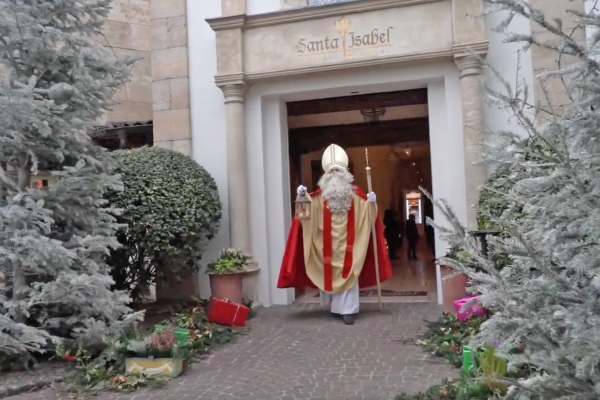 Kirchenfenster-1-Advent-2024