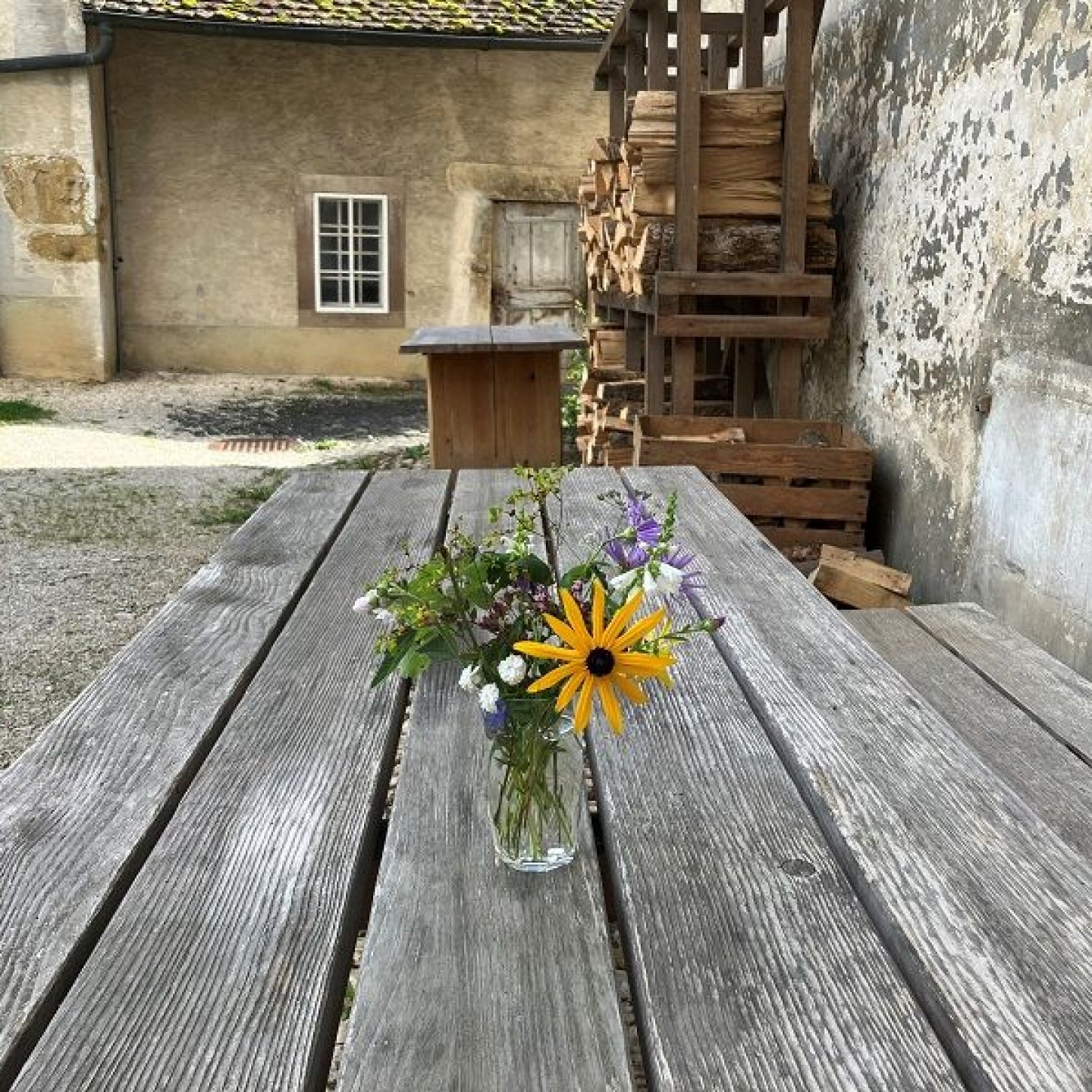 16_Wiesenblumenstrauss_Tischdekoration_web