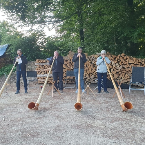 Von Maisprach nach Buus_Alphorn-Konzert unterwegs_Foto Daniel Hanselmann